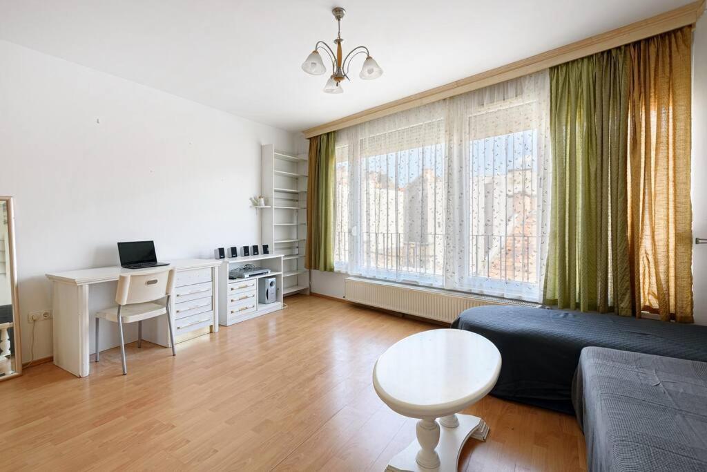 Lovely Apartment In City Centre For 4 Guests Budapest Eksteriør bilde
