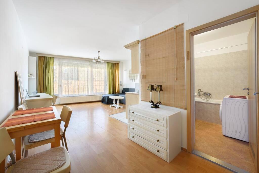 Lovely Apartment In City Centre For 4 Guests Budapest Eksteriør bilde