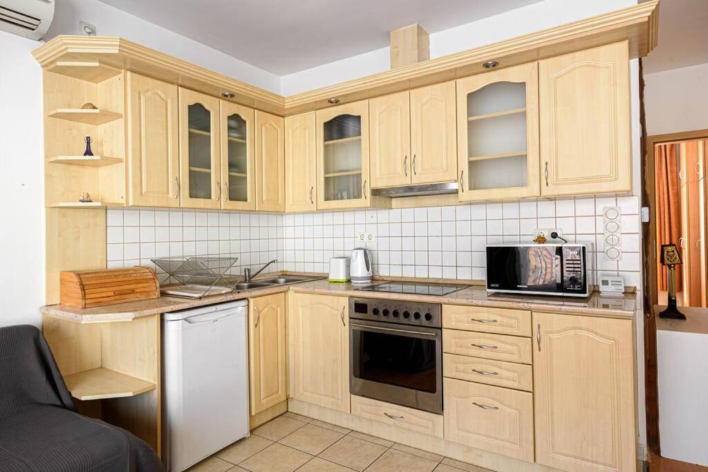 Lovely Apartment In City Centre For 4 Guests Budapest Eksteriør bilde