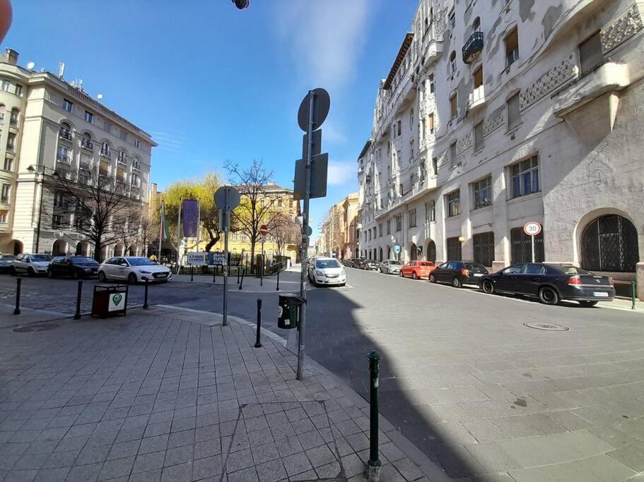 Lovely Apartment In City Centre For 4 Guests Budapest Eksteriør bilde